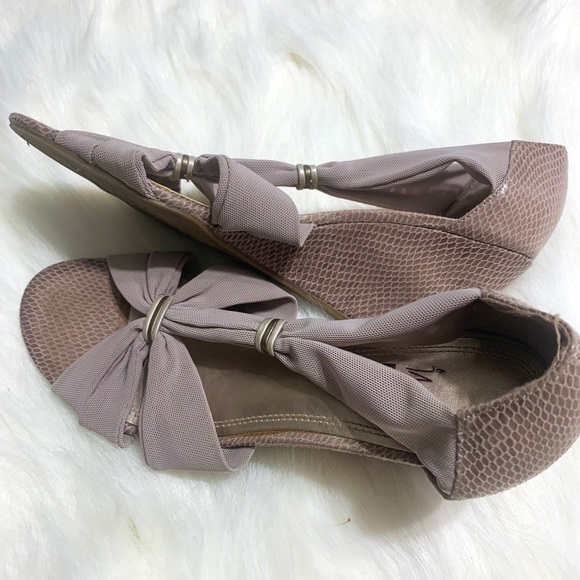 IMPO Stretch Women Shoe - Picture 2 of 6